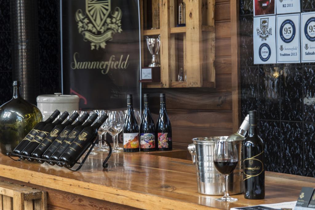 Summerfield Winery And Accommodation Pyrenees Exteriör bild